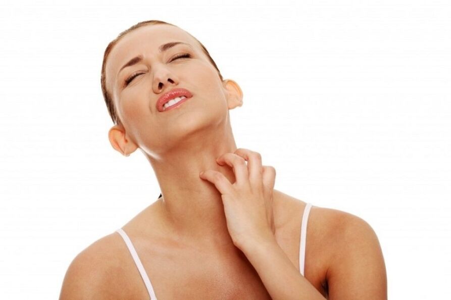 itchy skin as a symptom of the presence of parasites