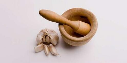 Garlic against parasites